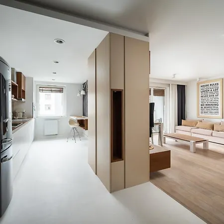 Wola Homely & Chic Appartamento *